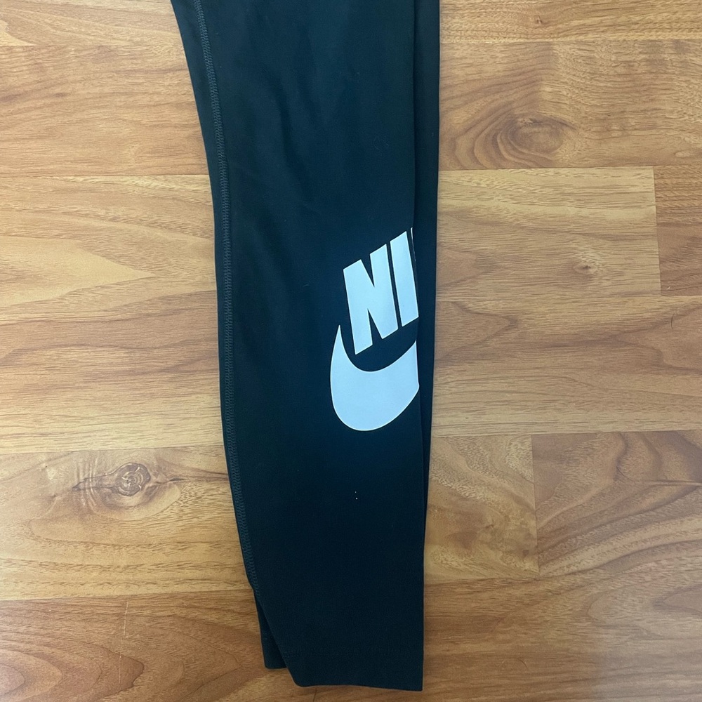 Nike sport wear essential